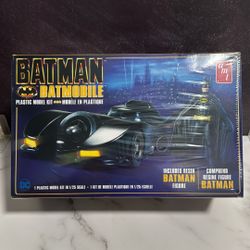 1989 Batman Batmobile Plastic Model Kit With Resin Batman Figure