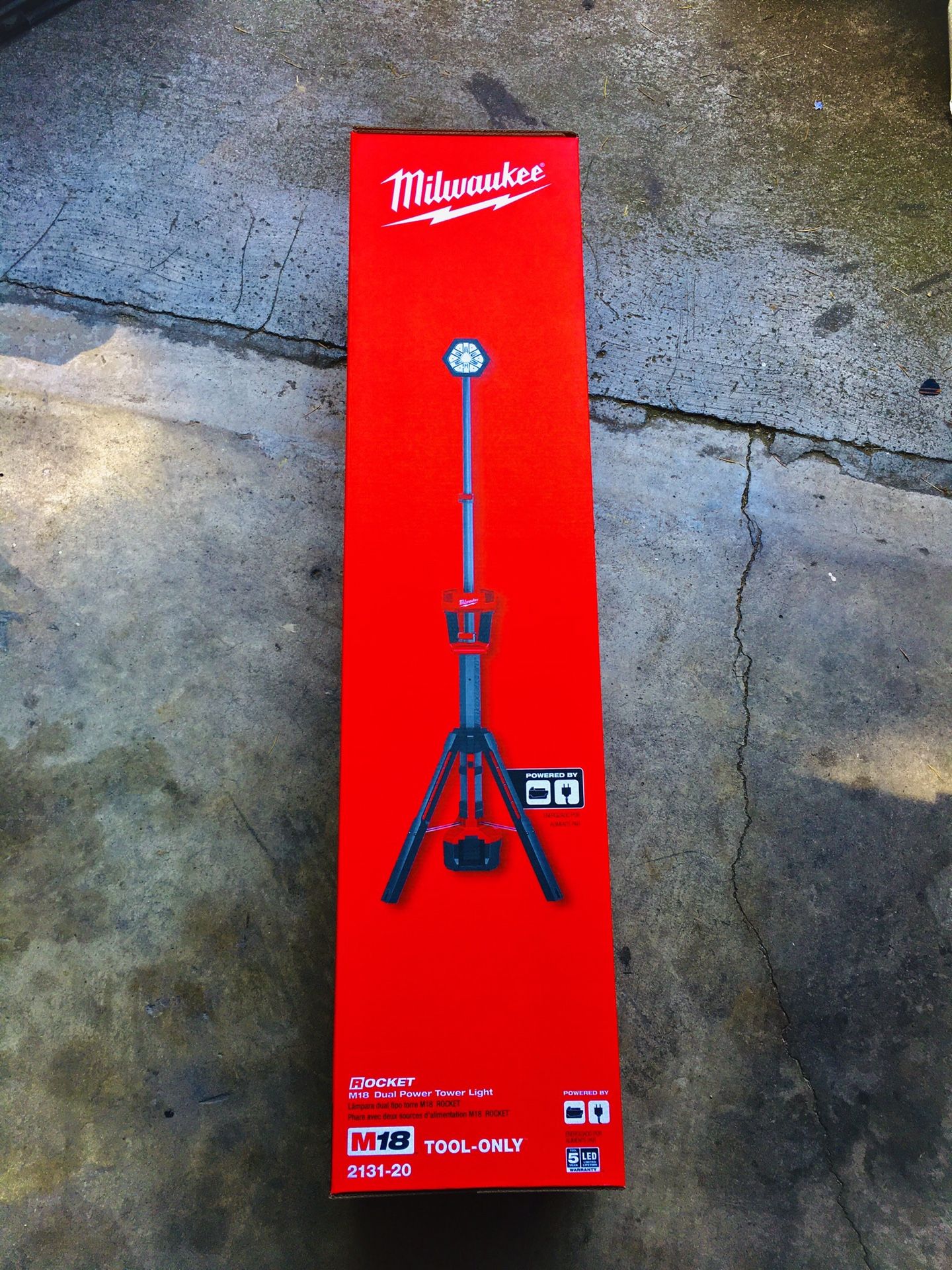 New Milwaukee M18 Dual Power Tower Rocket Light 2500 Lumens (Tool Only)