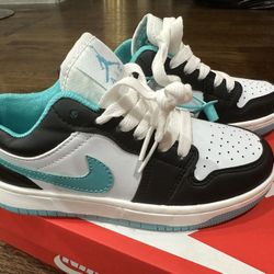 Dups Nike Kids Shoes  size 3