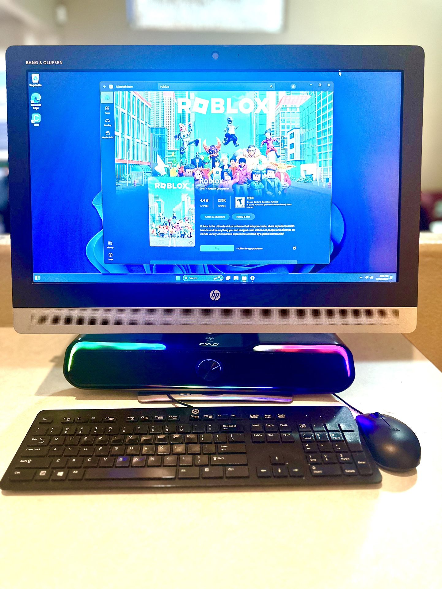 24” HP All-in-One i5 8gb 256gb Windows 11 Office 365 ROBLOX