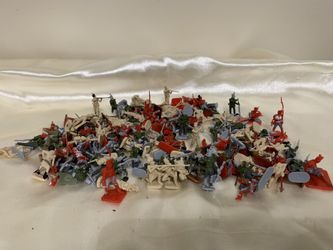 Plastic miniatures British soldiers. Set of 130 pieces