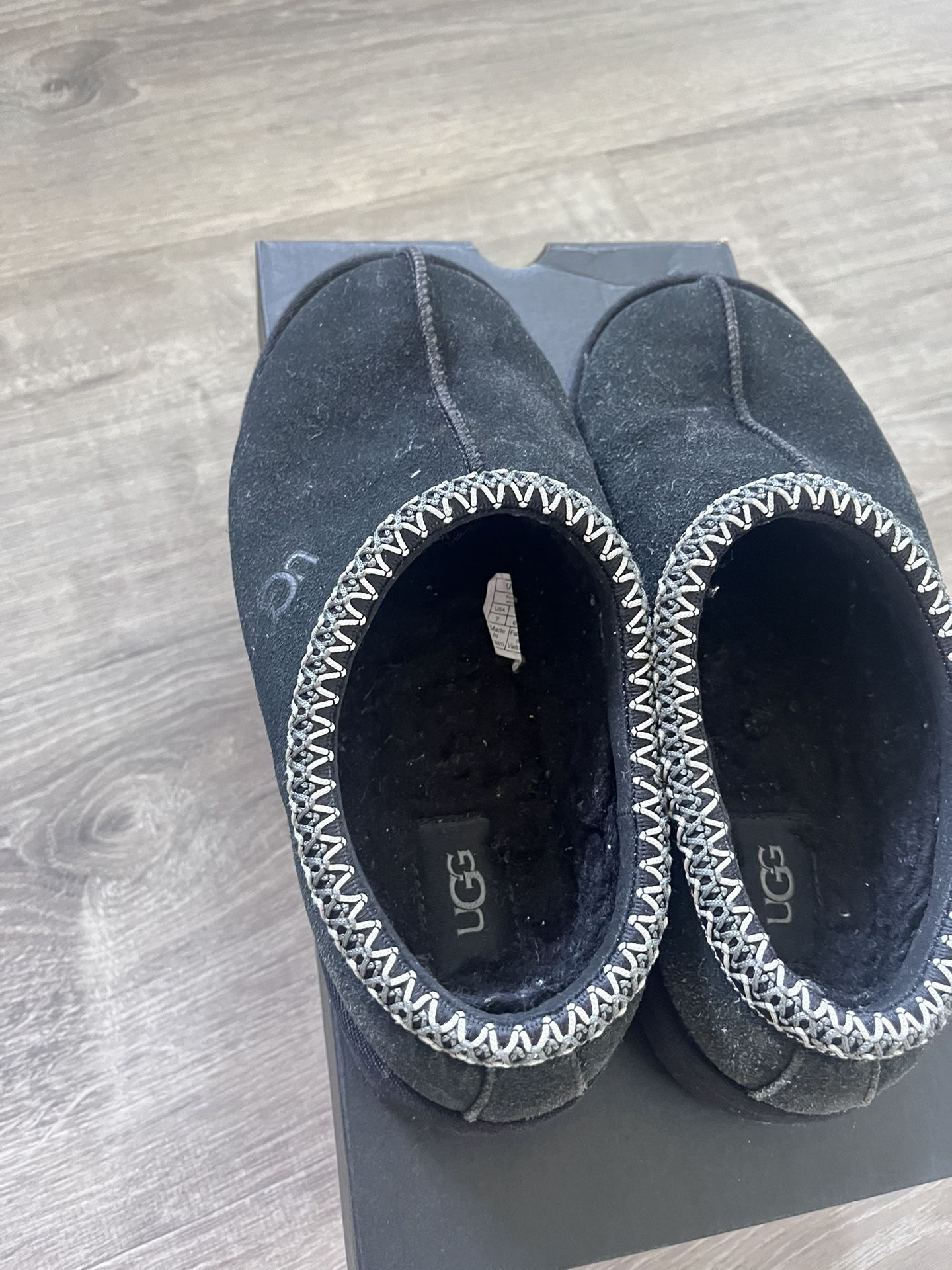 Uggs Black Size 7 In Men
