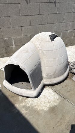 Large dog house igloo