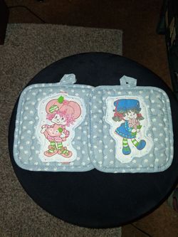 strawberry shortcake oven mitten