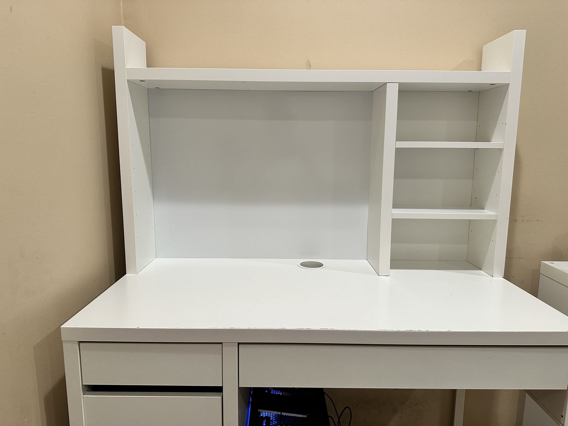 Ikea Micke Desk With Hutch