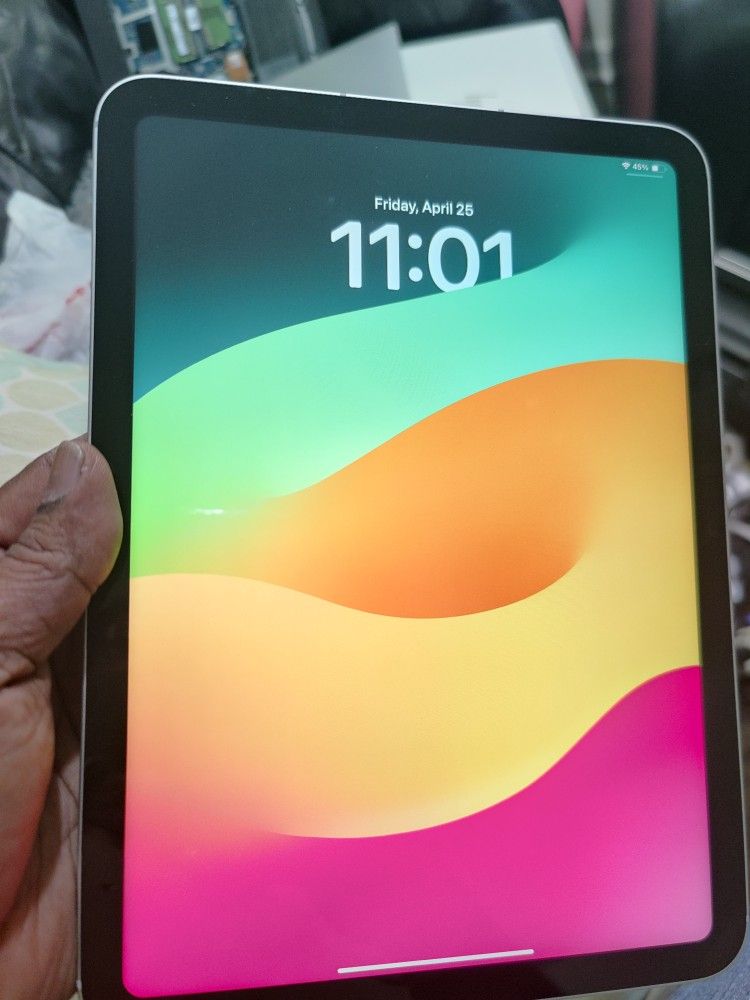 Apple iPad 10th Gen 64GB WiFi Cellular Unlocked in Like New Condition. Comes with a Charger.