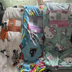 Hello Kitty & Disney Halloween Blankets !! 