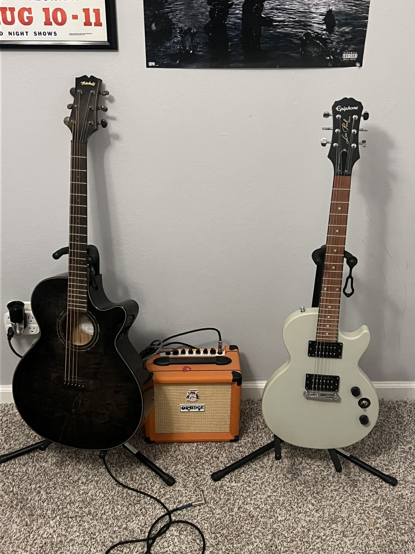 1 electric guitar + 1 acoustic guitar + amp
