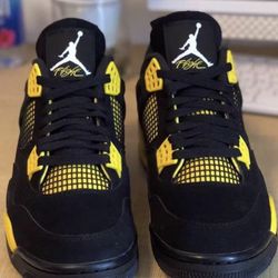 Air Jordan 4 Retro Thunder