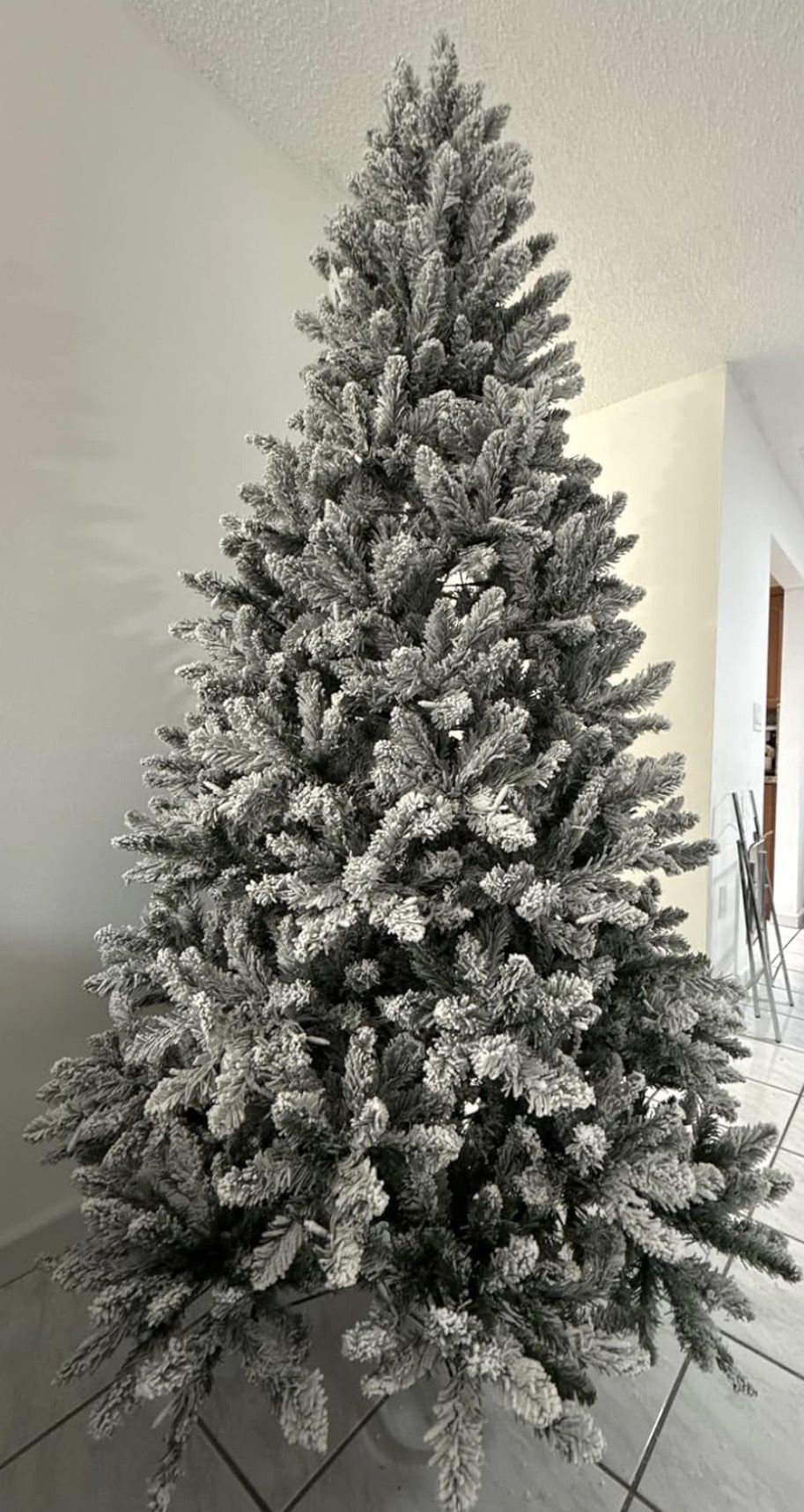 7.5ft Pre-Lit Christmas Tree