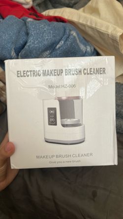 Electric makeup brush cleaner and dryer