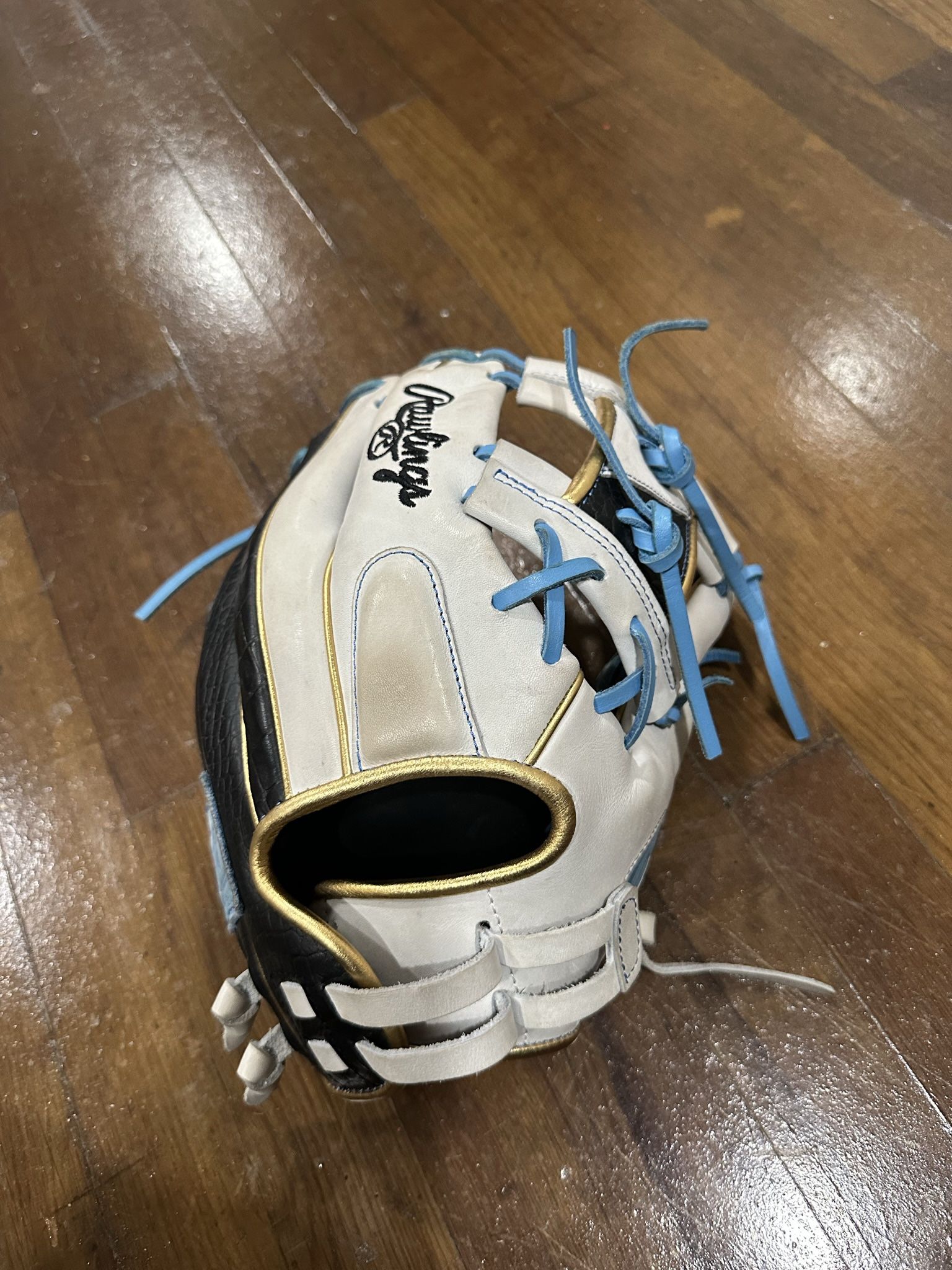 Rawlings Heart Of The Hide R2G 12” Softball Glove 