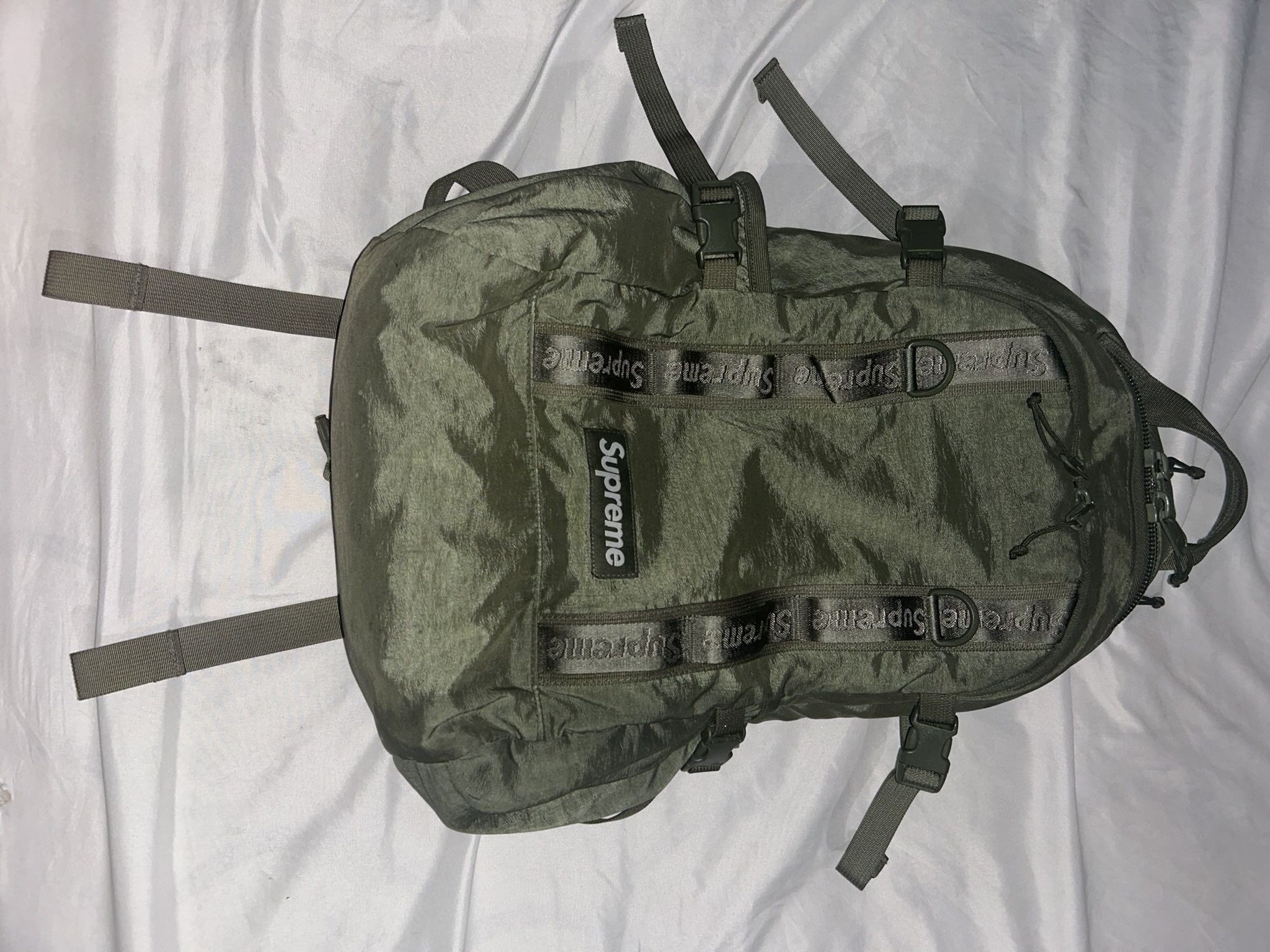 Supreme Backpack FW20 Olive