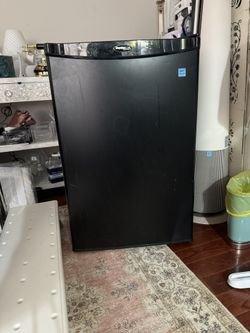 Danby Designer 4.4 Cu ft Refrigerator