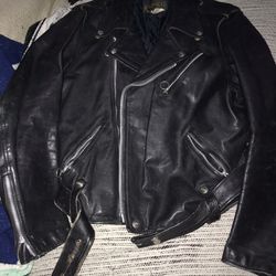 Heavy leather motorcycle jacket size 42 only $45