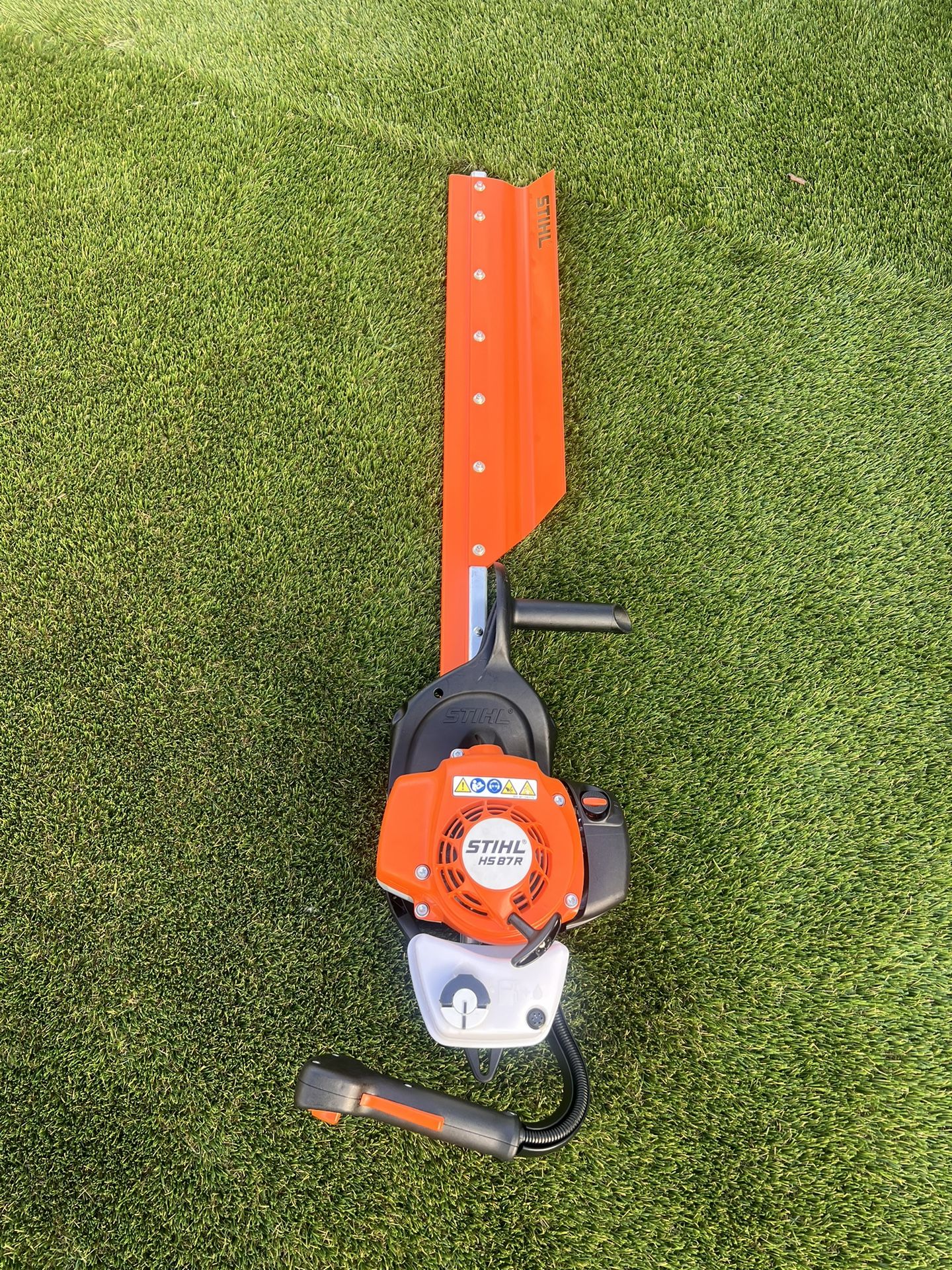 Stihl HS 87r Edge Trimmer 30” New 