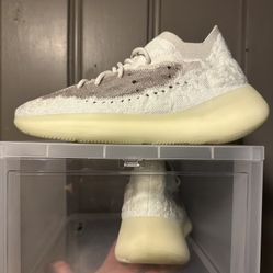 Adidas Yeezy 380 “Calcite(Glow)”size(11). In Mens. Worn in excellent condition. No box 📦 $130 cash. Trades always welcome. 
