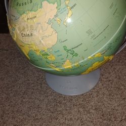 Vintage Globe! Great Condition 