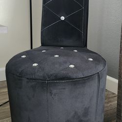 Best Master Furniture Tristram 19" Velvet High Heel Shoe Chair in Black 