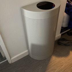 Steel Trash 🗑️ 