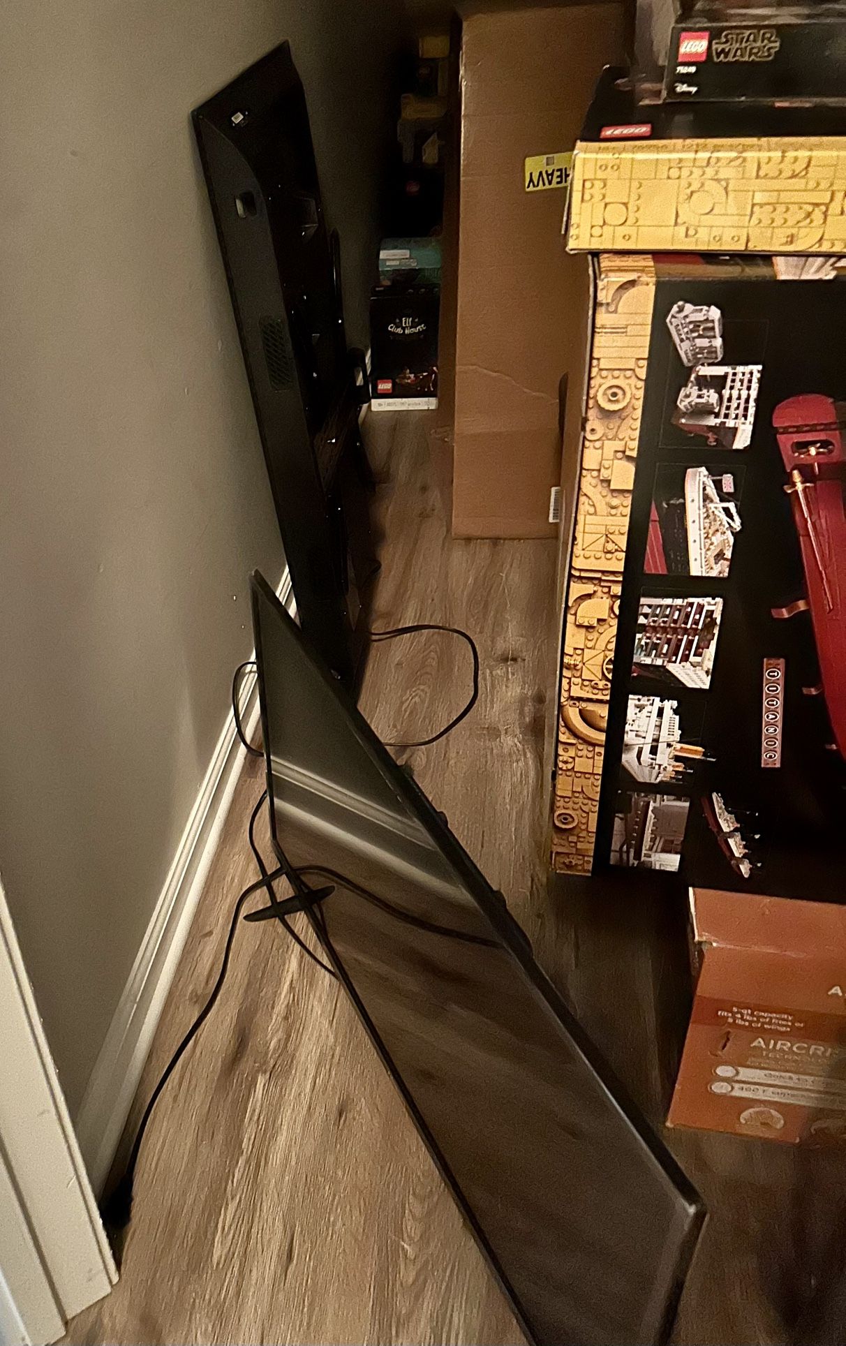 TV LOT (2)