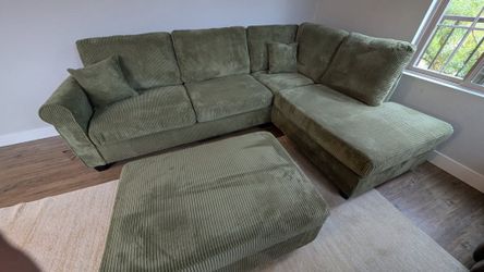 New Right Facing Chaise Corduroy Sectional. Green. 107x76. Free Delivery!