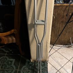 Crutches 