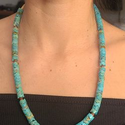 Beautiful Turquoise necklace interlocking