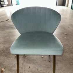 Hulala Home Aruna Velvet Chair 