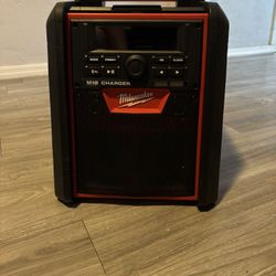 Milwaukee M18 Radio/Charger Kit/ Bluetooth