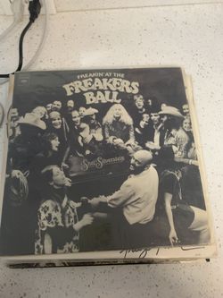 Freakin’ AT THE FREAKERE BALL