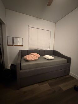 Twin size trundle bed
