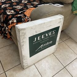 Jeeves Heated Towel Rack 