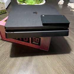 PS4 Slim 