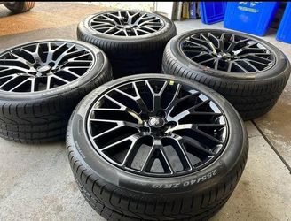 Set of 4 New Take Off OEM Factory Ford Mustang GT Staggered Track/Performance Package (PP1) 19" x 9" (front) and 19" x 9.5" (rear) Gloss Black Aluminu