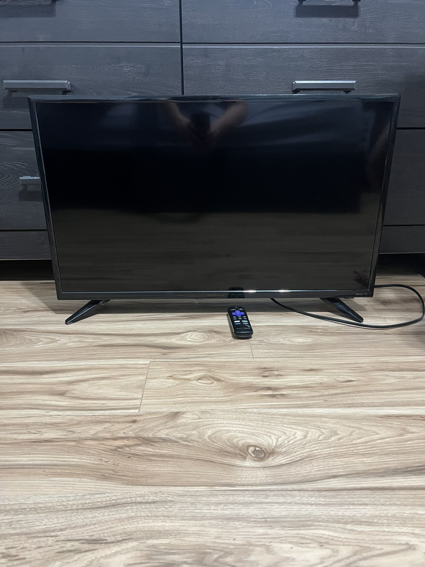 32” Insignia LED TV