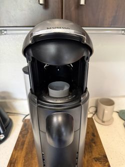 Nespresso VertuoLine by Breville Coffee & Espresso Machine – Excellent Condition
