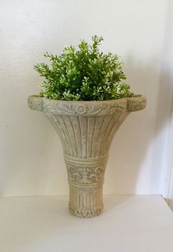 wall planter holder (without the plant) one foot and half tall