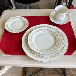 Berkeley House Fine China - June Bride