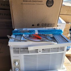 Frigidaire 5000 BTU Window Air Conditioner 
