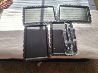 4 Black Plastic Serving Trays & 3 Tongs