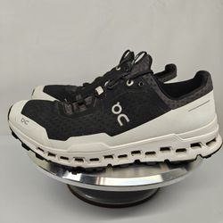 Size 10.5 US Men's On Running Cloudultra trail running shoe