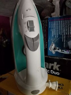 Hamilton Beach retractable cord iron