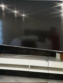Floating tv console