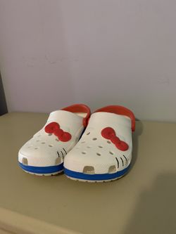 Hello Kitty Crocs