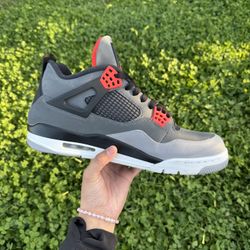 Air Jordan 4 Retro 