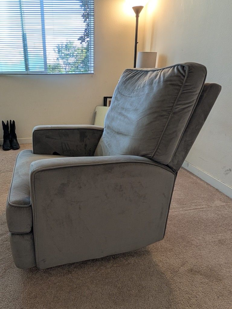 Reclinable Couch