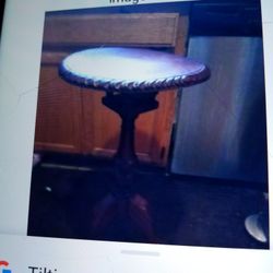 Chippendale Mahogany Tilt Top Tea Table - 25.5" Diameter