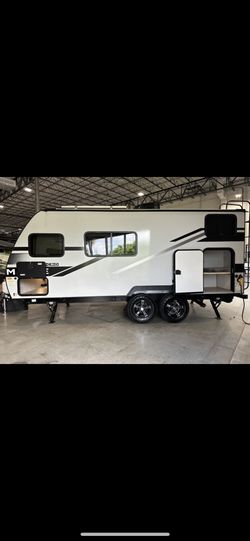 2023 Winnebago Micro Minnie 1800BH