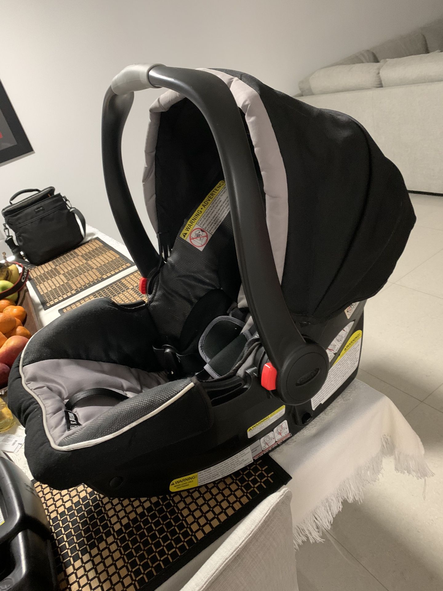 GRACCO Car Seat & Base for Infant
